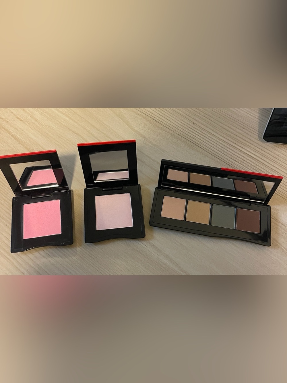 Shiseido Pink Blush , highlighter & Neutral Eyeshadow Palette Set
All for $80